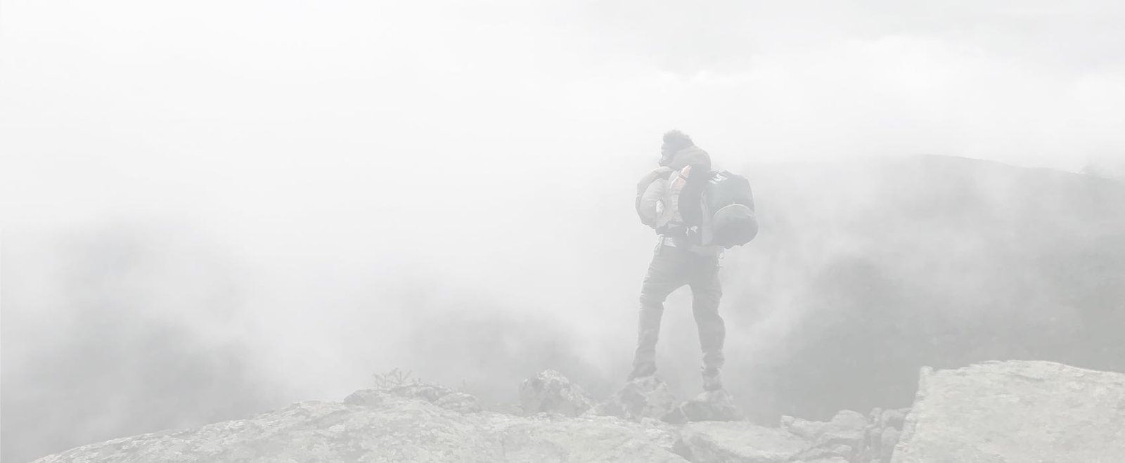 balazs-busznyak-3mtcyvbAqzM-unsplash Atenuador Táctil Inteligente Zigbee 3.0